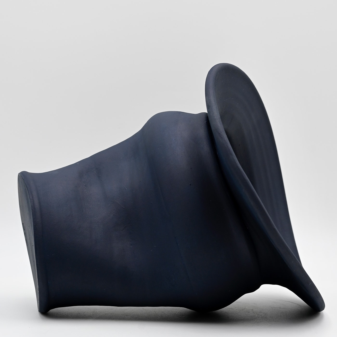 Vase Bleu Sculpteur à la Main