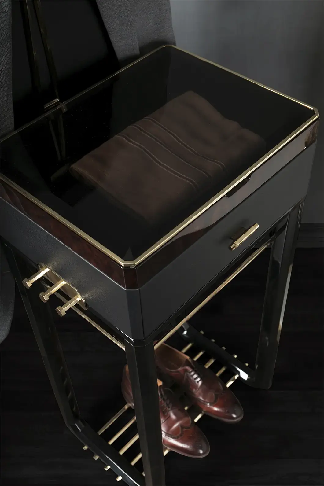 Valet de Chambre Waltz - 6