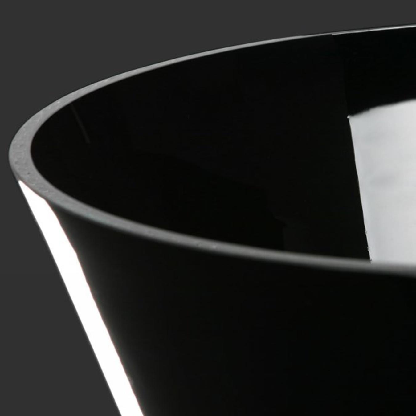 Vase New Romantic
