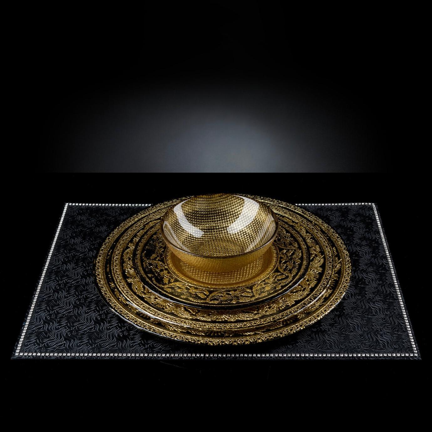 Coupe classique noire et dorée