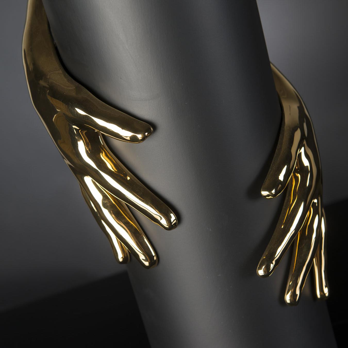 Vase Hands