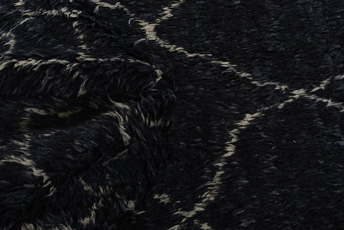 Tapis Berbère Noir & Blanc à Poil Long