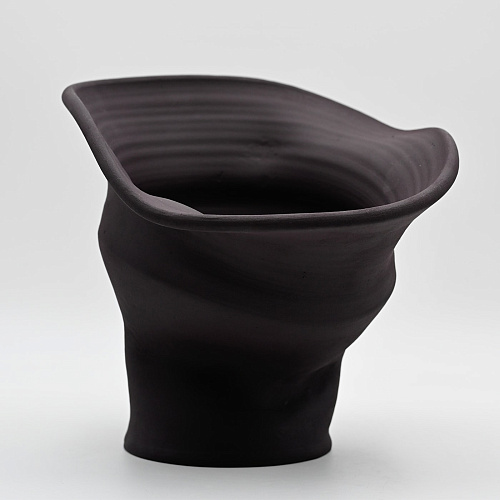 Vase Anthracite Sculpteur à la Main