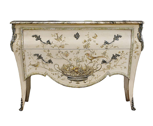 Commode de style baroque avec finition bois peint