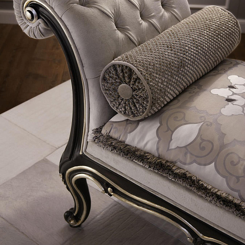 Chaise longue à feuilles d'argent