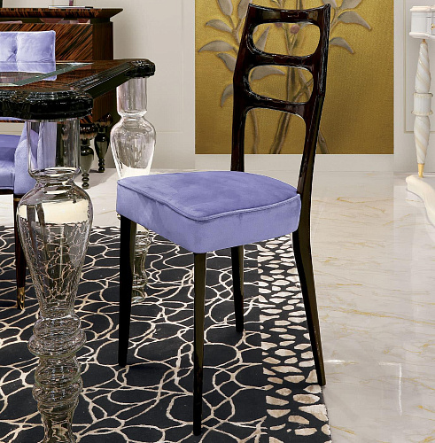 Chaise marron haute brillance