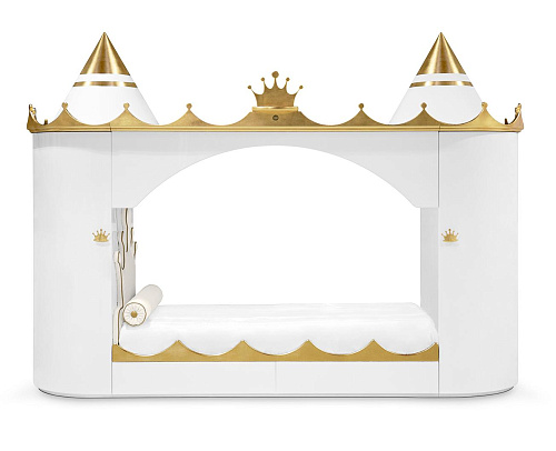 Lit Kings & Queens Castle
