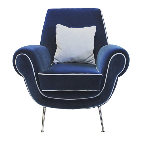 Fauteuil en velours bleu profond avec base métallique