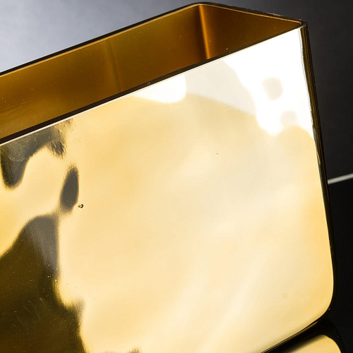 Vase Wallet