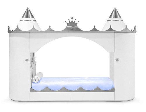 Lit Kings & Queens Castle