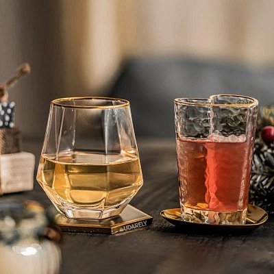 Verres à cocktail et spiritueux