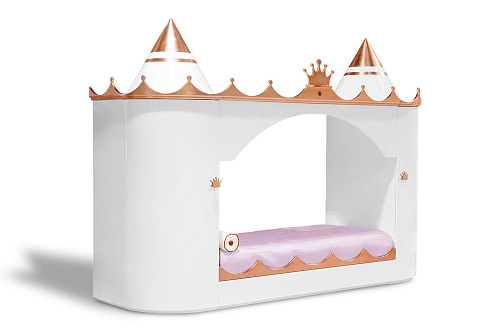 Lit Kings & Queens Castle