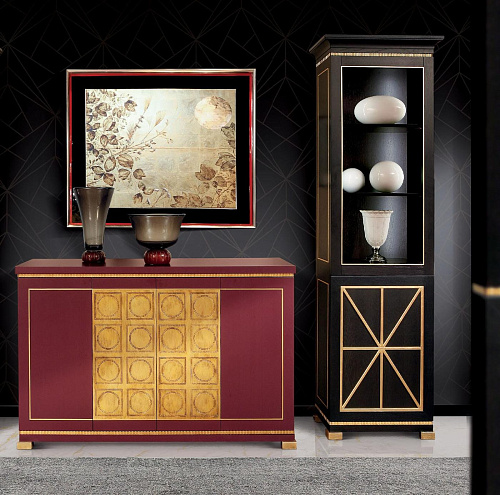 Vitrine haute en bois laqué noir