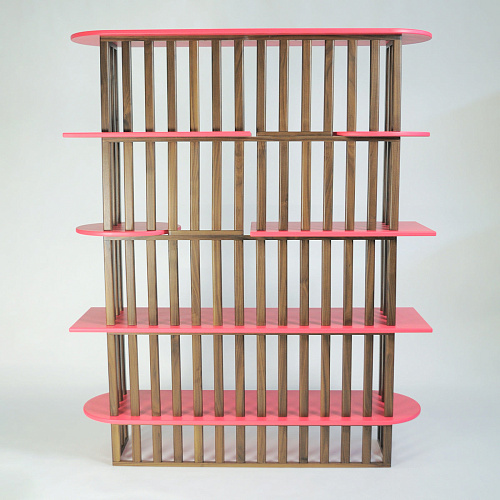 Étagère Rose à Cinq Niveaux